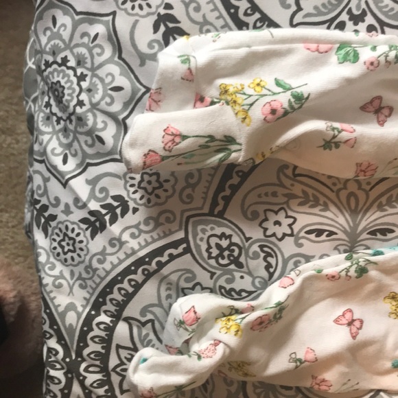 Carter’s 6 mo floral Layette - Picture 3 of 3